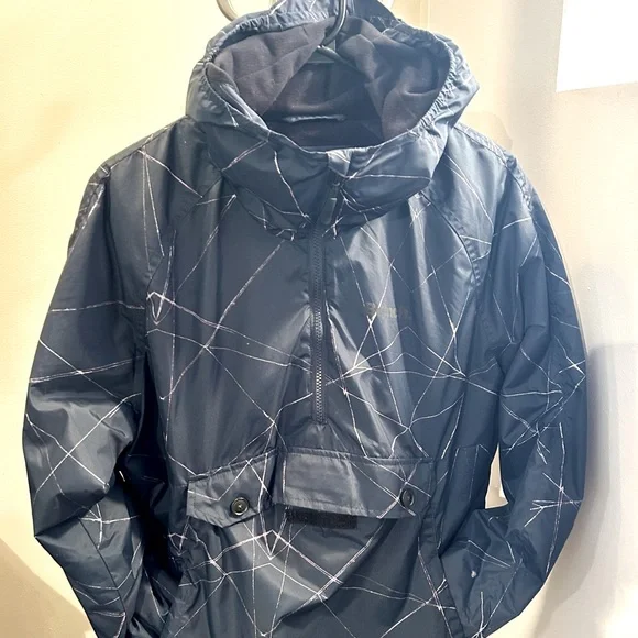 Bench Pullover lightweight jacket - Picture 1 of 6